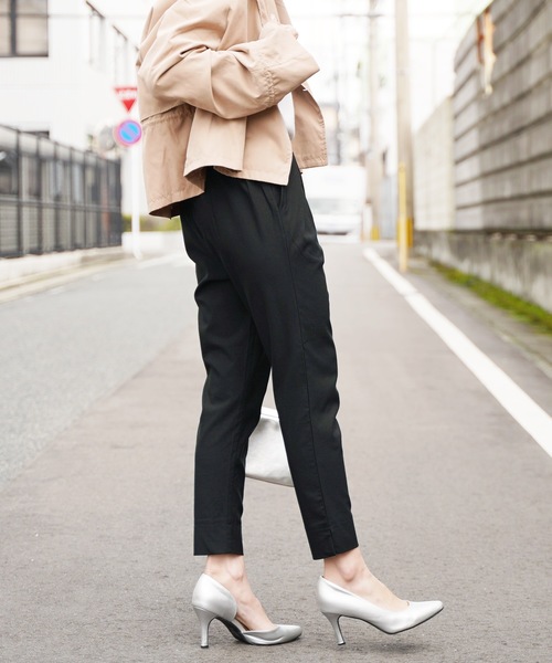 reca(レカ)の「ウエストゴム ゆるテーパードタックパンツ(その他パンツ・レディース・ブラック/ライトグレー/ライトベージュ/ネイビー/ピンクベージュ・M/L)」の2枚目の写真