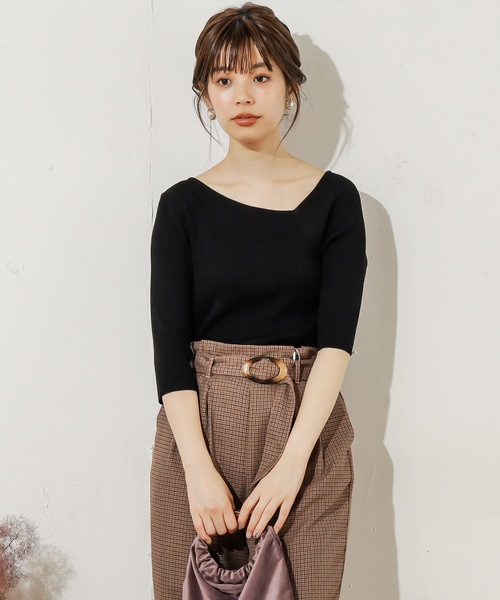natural couture（ナチュラルクチュール）の「ワンショル風アシメVネックニット（ニット/セーター・レディース・ブラック/ベージュ/ブラウン/レンガ・FREE）」の5枚目の写真