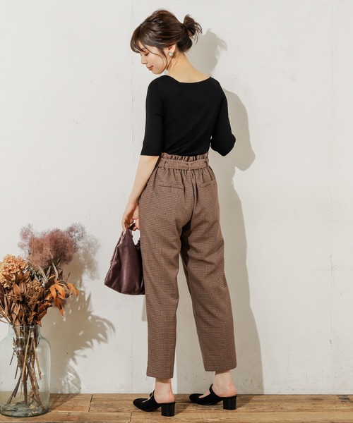 natural couture（ナチュラルクチュール）の「ワンショル風アシメVネックニット（ニット/セーター・レディース・ブラック/ベージュ/ブラウン/レンガ・FREE）」の7枚目の写真