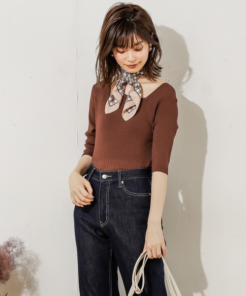 natural couture（ナチュラルクチュール）の「ワンショル風アシメVネックニット（ニット/セーター・レディース・ブラック/ベージュ/ブラウン/レンガ・FREE）」の8枚目の写真