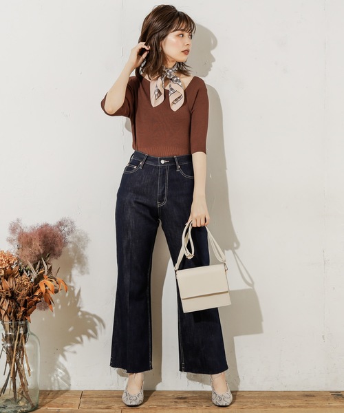 natural couture（ナチュラルクチュール）の「ワンショル風アシメVネックニット（ニット/セーター・レディース・ブラック/ベージュ/ブラウン/レンガ・FREE）」の10枚目の写真