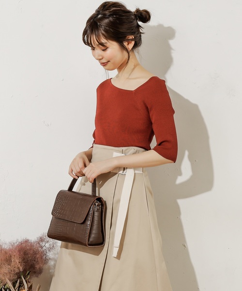 natural couture（ナチュラルクチュール）の「ワンショル風アシメVネックニット（ニット/セーター・レディース・ブラック/ベージュ/ブラウン/レンガ・FREE）」の11枚目の写真