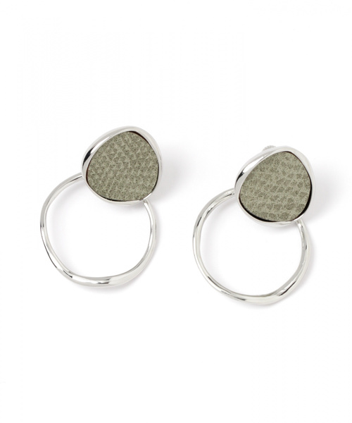 GLOBAL WORK（グローバルワーク）の「変形ＰＵイヤリング/858312（イヤリング・レディース・ライトグレー/ダークブラウン/ベージュ/ブラウン・FREE）」の11枚目の写真