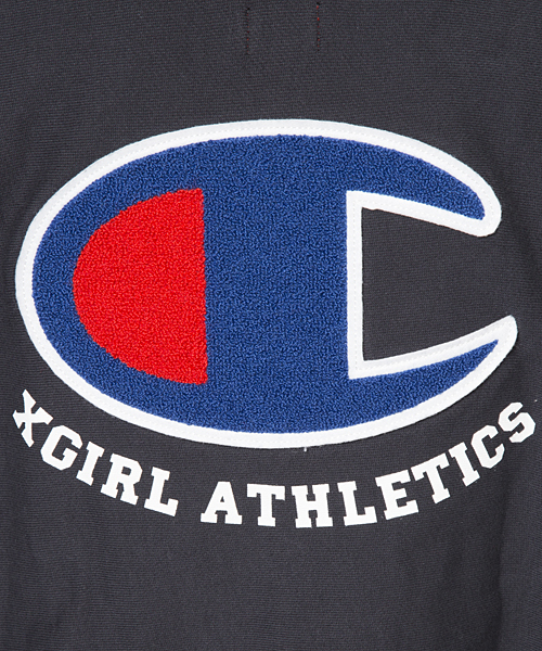 Champion（チャンピオン）の「X-girl×CHAMPION REVERSE WEAVE(R) BUTTON HOODIE（パーカー・レディース・ブラック/アッシュ/ネイビー・2/1）」の8枚目の写真