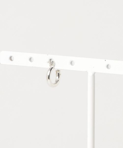 TONE SELECT GOODS(トーンセレクトグッズ)の「【925 SILVER ACC】SmallリングピアスSV925(OG)(ピアス(片耳用)・レディース・シルバー・FREE)」の2枚目の写真