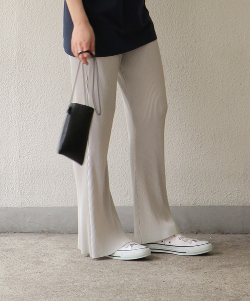 notch.(ノッチ)の「プリーツフレアパンツ(その他パンツ・レディース・オフホワイト/ブラック/ミント/ターコイズブルー/パープル/ライトパープル/ライラック/ブルー/グリーン/ライトグレー/ネイビー/ブラウン・M/TM)」の3枚目の写真