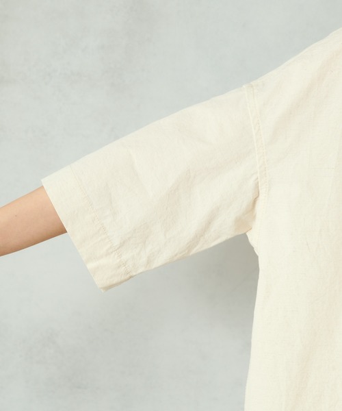 PUAL CE CIN（ピュアルセシン）の「プリントシャツ（シャツ/ブラウス・レディース・ベージュ/チャコールグレー/ナチュラル・FREE）」の9枚目の写真