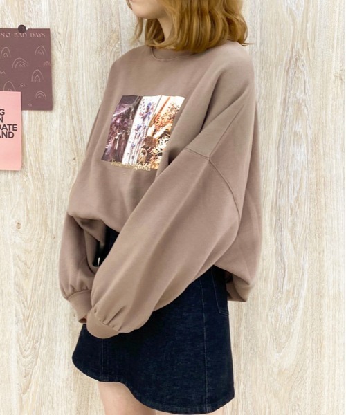 apres jour（アプレジュール）の「アソートプリントクルーネックスウェット【ZOZOTOWN限定アイテム】（スウェット・レディース・ブラック/ダークブラウン/アイボリー/クリーム/ラベンダー/ホワイト系その他/ブラウン系その他/ブルー系その他/スモークピンク/ライトベージュ・X-LARGE/フリー）」の6枚目の写真