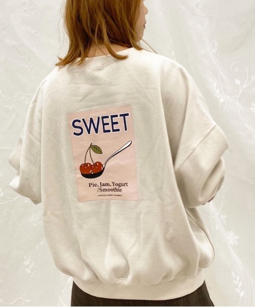 apres jour（アプレジュール）の「アソートプリントクルーネックスウェット【ZOZOTOWN限定アイテム】（スウェット・レディース・ブラック/ダークブラウン/アイボリー/クリーム/ラベンダー/ホワイト系その他/ブラウン系その他/ブルー系その他/スモークピンク/ライトベージュ・X-LARGE/フリー）」の7枚目の写真