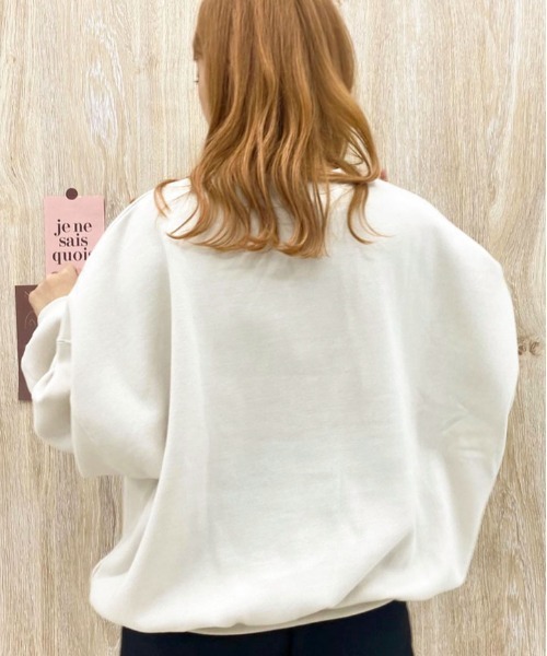 apres jour（アプレジュール）の「アソートプリントクルーネックスウェット【ZOZOTOWN限定アイテム】（スウェット・レディース・ブラック/ダークブラウン/アイボリー/クリーム/ラベンダー/ホワイト系その他/ブラウン系その他/ブルー系その他/スモークピンク/ライトベージュ・X-LARGE/フリー）」の18枚目の写真