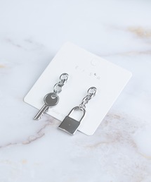 juweel | シルバー、ゴールドから選べるレディース鍵＆南京錠 チャームピアス メンズにも使いやすいアクセサリーシリーズ(ピアス（両耳用）)