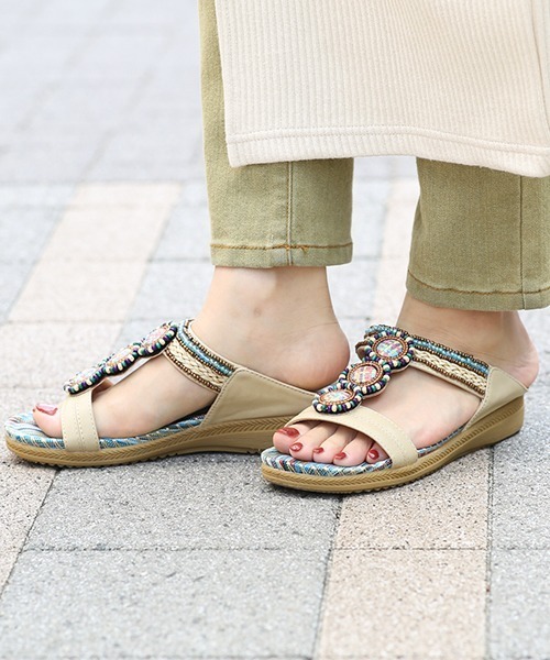 チチカカ(チチカカ)の「ジュエルビーズサンダル(サンダル・レディース・ベージュ/パープル/オレンジ・MEDIUM/LARGE)」の7枚目の写真