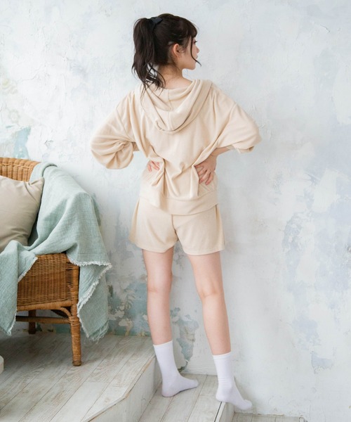 Mysa&Liina(ミーサリーナ)の「【ルームウェア】パイルパーカー×ショートパンツSET(ルームウェア/パジャマ・レディース・ベージュ/ネイビー/オフホワイト/ピンク/イエロー・M/L)」の8枚目の写真