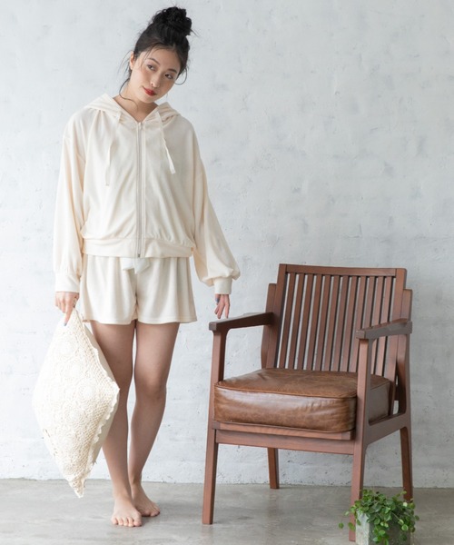 Mysa&Liina(ミーサリーナ)の「【ルームウェア】パイルパーカー×ショートパンツSET(ルームウェア/パジャマ・レディース・ベージュ/ネイビー/オフホワイト/ピンク/イエロー・M/L)」の15枚目の写真