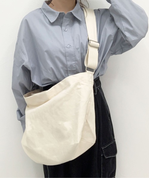 PairPair(ペアペア)の「キャンバスショルダーバッグ(AR)(ショルダーバッグ・レディース・オフホワイト/ブラック・FREE)」の11枚目の写真