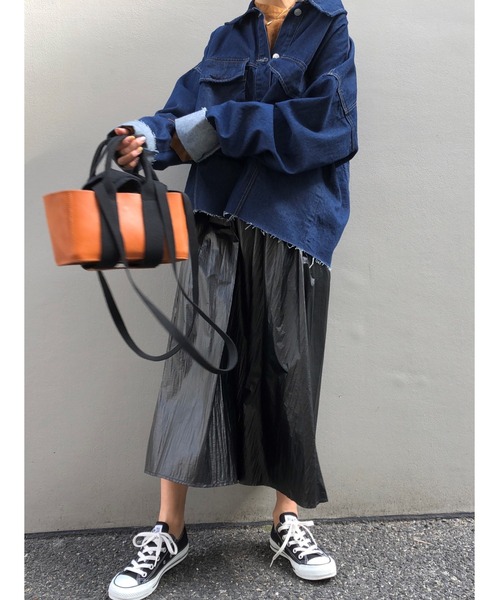 ulu（ウル）の「Metallic gather flare skirt（スカート・レディース・ブラック/シルバー・FREE）」の5枚目の写真