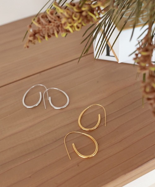 DONOBAN（ドノバン）の「オーバルフックピアス（ピアス（両耳用）・レディース・シルバー/ゴールド・ONESIZE）」の4枚目の写真