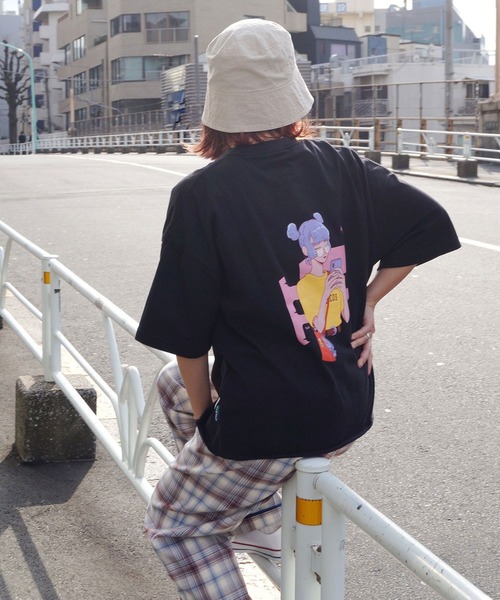 179/WG（イチナナキュウダブルジー）の「DISCUS×ともわかコラボTシャツ（Tシャツ/カットソー・レディース・ブラック/ホワイト/その他2/その他1・FREE）」の2枚目の写真