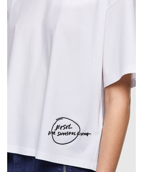 DIESEL(ディーゼル)の「レディース Tシャツ 刺繍 ボクシーフィット(Tシャツ/カットソー・レディース・ホワイト/ブラック/ピンク・X-SMALL/SMALL/MEDIUM/LARGE)」の10枚目の写真