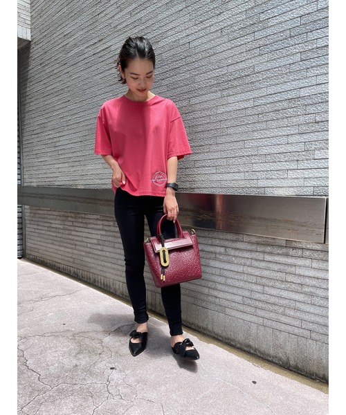 DIESEL(ディーゼル)の「レディース Tシャツ 刺繍 ボクシーフィット(Tシャツ/カットソー・レディース・ホワイト/ブラック/ピンク・X-SMALL/SMALL/MEDIUM/LARGE)」の19枚目の写真