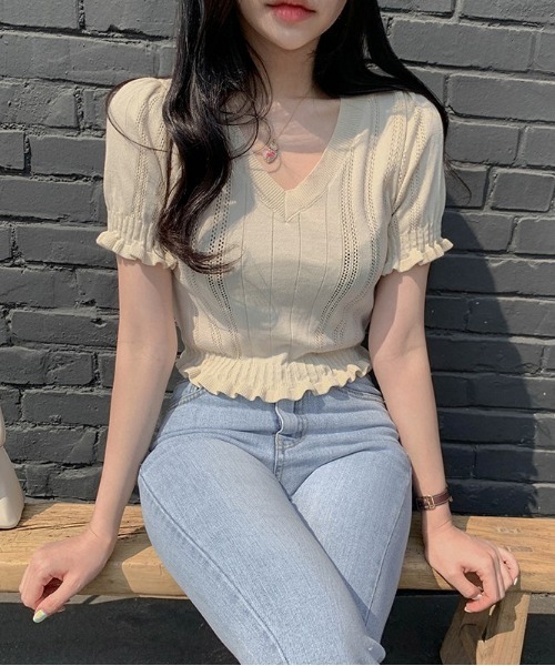 SONA（ソナ）の「SONYUNARA フリルクロップ半袖Ｖネックニット（Tシャツ/カットソー・レディース・ブラック/クリーム/ミント/マスタード/ピンク・FREE）」の17枚目の写真