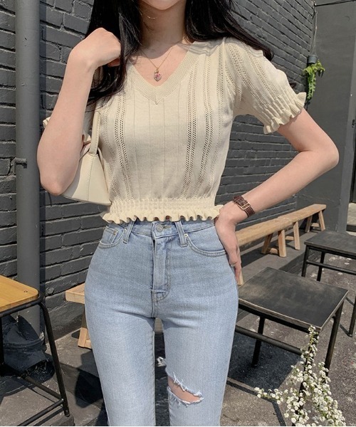 SONA（ソナ）の「SONYUNARA フリルクロップ半袖Ｖネックニット（Tシャツ/カットソー・レディース・ブラック/クリーム/ミント/マスタード/ピンク・FREE）」の19枚目の写真