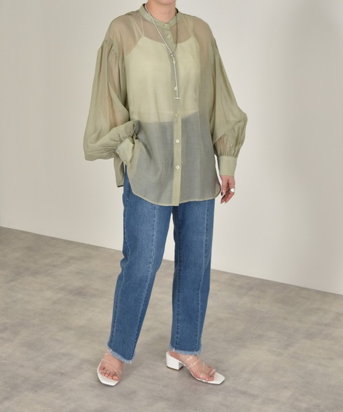 w closet（ダブルクローゼット）の「バンドカラーシアーシャツ（シャツ/ブラウス・レディース・スモークグレー/ラベンダー/ライトグリーン/ベージュ/アイボリー/グリーン・FREE）」の8枚目の写真