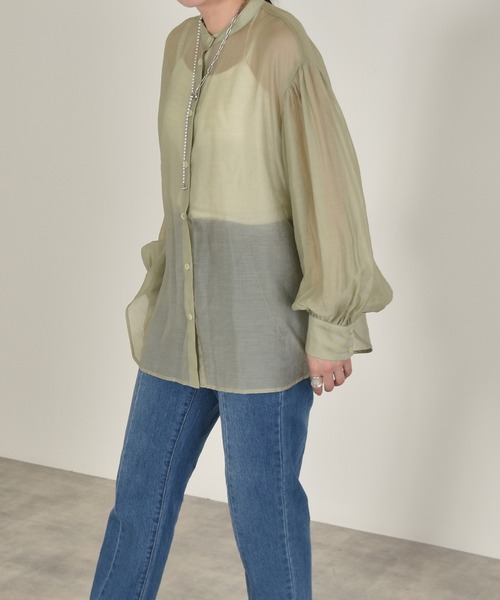 w closet（ダブルクローゼット）の「バンドカラーシアーシャツ（シャツ/ブラウス・レディース・スモークグレー/ラベンダー/ライトグリーン/ベージュ/アイボリー/グリーン・FREE）」の9枚目の写真