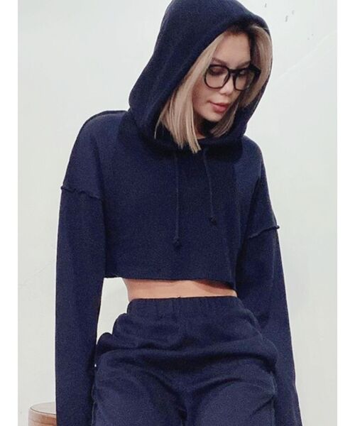 GYDA（ジェイダ）の「ショートスウェットパーカー（パーカー・レディース・ブラック/ベージュ/ブラウン・FREE）」の2枚目の写真