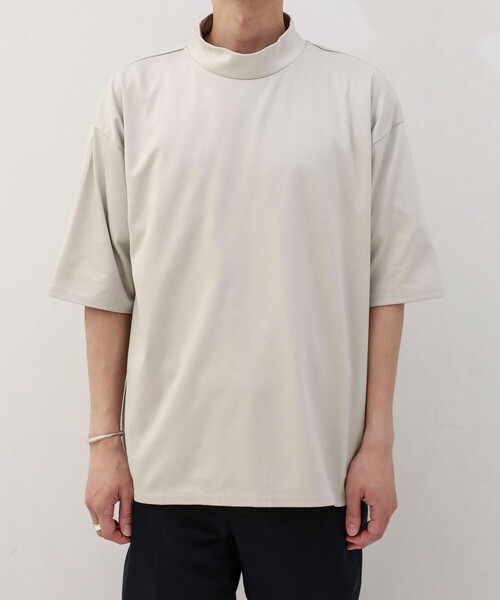 BESPOKE TOKYO（ビスポークトウキョウ）の「【BESPOKE TOKYO】DOUBLE BLEND COTTON MOC NECK OVER SIZE TEE（Tシャツ/カットソー・メンズ・ベージュ/オフホワイト/ブラック・2/3）」の6枚目の写真