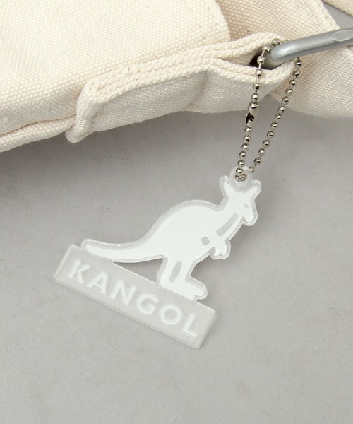 KANGOL（カンゴール）の「スケートボード カラフルロゴ キャンバス ショルダー トートバッグ / プラスチックプレートチャーム付き（ショルダーバッグ・メンズ・ホワイト/ブラック・FREE）」の14枚目の写真