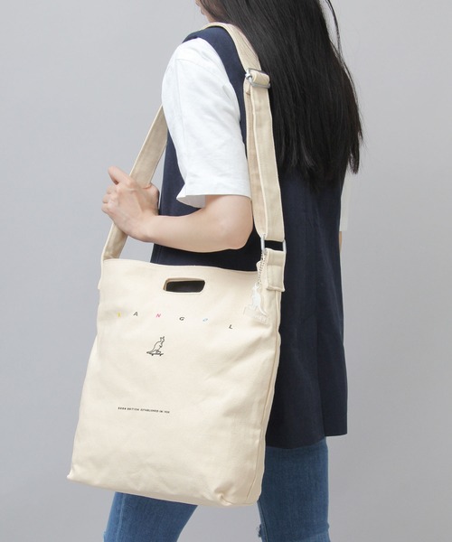 KANGOL（カンゴール）の「スケートボード カラフルロゴ キャンバス ショルダー トートバッグ / プラスチックプレートチャーム付き（ショルダーバッグ・メンズ・ホワイト/ブラック・FREE）」の9枚目の写真