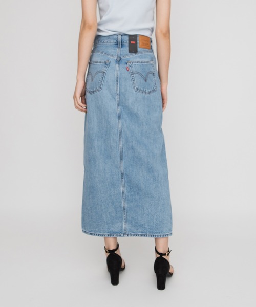Levi's（リーバイス）の「SLIT FRONT SKIRT ABSOLUTELY FABULOUS（デニムスカート・レディース・ライトインディゴブルー・30inch/28inch/29inch/24inch/25inch/26inch/27inch/23inch）」の17枚目の写真