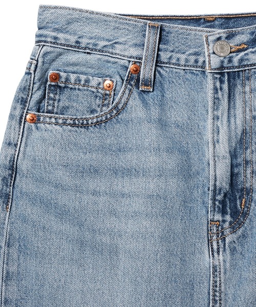 Levi's（リーバイス）の「SLIT FRONT SKIRT ABSOLUTELY FABULOUS（デニムスカート・レディース・ライトインディゴブルー・30inch/28inch/29inch/24inch/25inch/26inch/27inch/23inch）」の11枚目の写真