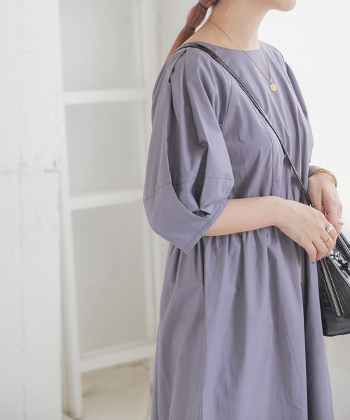 ITEMS URBANRESEARCH(アイテムズ アーバンリサーチ)の「ランタンスリーブワンピース(ワンピース・レディース・ベージュ/ブラック/グレー/モカ・FREE)」の12枚目の写真