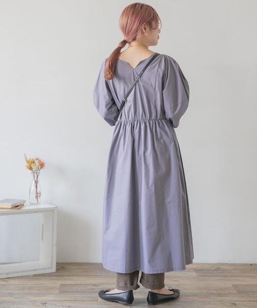 ITEMS URBANRESEARCH(アイテムズ アーバンリサーチ)の「ランタンスリーブワンピース(ワンピース・レディース・ベージュ/ブラック/グレー/モカ・FREE)」の18枚目の写真