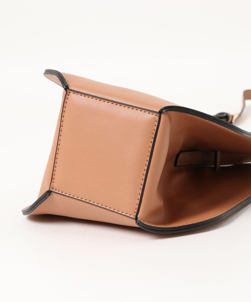 Simplicite(サンプリシテ)の「スクエアリボンショルダーBAG(ショルダーバッグ・レディース・ベージュ・FREE)」の3枚目の写真