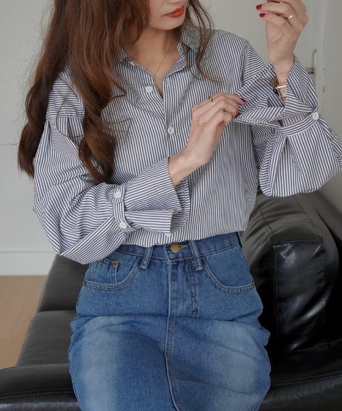 Diosfront（ディオスフロント）の「ストライプオーバールーズシャツ（シャツ/ブラウス・レディース・ブラック/ブルー/グリーン/ピンク/レッド・S/M/L）」の2枚目の写真