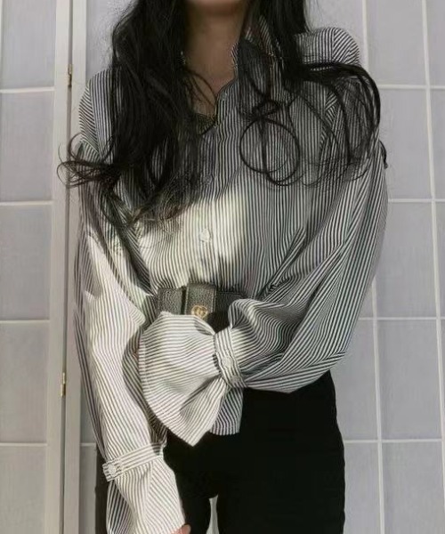 Diosfront（ディオスフロント）の「ストライプオーバールーズシャツ（シャツ/ブラウス・レディース・ブラック/ブルー/グリーン/ピンク/レッド・S/M/L）」の6枚目の写真