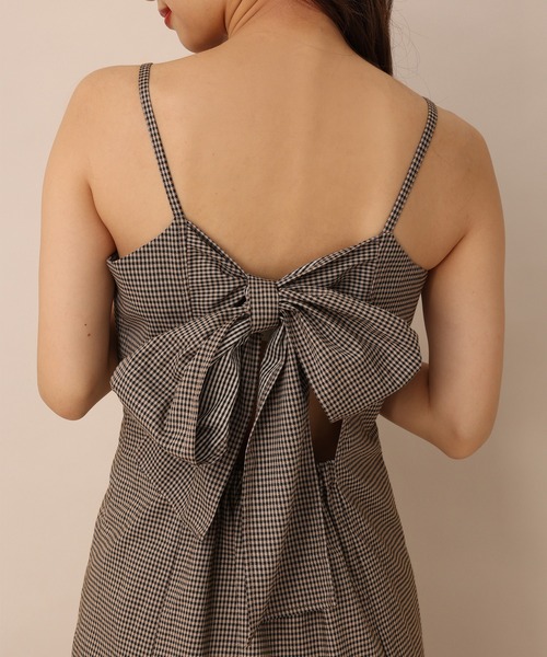 one after another NICE CLAUP（ワンアフターアナザーナイスクラップ）の「後ろ姿で差がつく存在感。バックリボンマーメイドキャミワンピース（ワンピース・レディース・ブラック/ブラウン系その他/ベージュ系その他/グリーン系その他・FREE）」の16枚目の写真