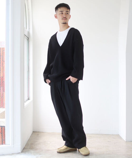 BEAMS(ビームス)の「BEAMS / 12G ディープ Vネックニット(ニット/セーター・メンズ・ブラック/オリーブ・SMALL/MEDIUM/LARGE/X-LARGE)」の8枚目の写真