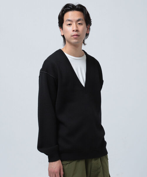 BEAMS(ビームス)の「BEAMS / 12G ディープ Vネックニット(ニット/セーター・メンズ・ブラック/オリーブ・SMALL/MEDIUM/LARGE/X-LARGE)」の9枚目の写真