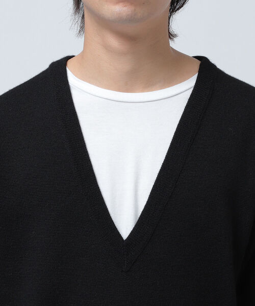 BEAMS(ビームス)の「BEAMS / 12G ディープ Vネックニット(ニット/セーター・メンズ・ブラック/オリーブ・SMALL/MEDIUM/LARGE/X-LARGE)」の17枚目の写真