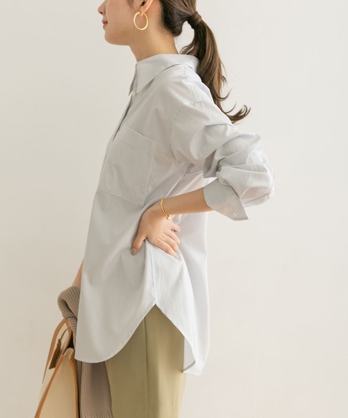 URBAN RESEARCH(アーバンリサーチ)の「ロングカフスシャツ(シャツ/ブラウス・レディース・オフホワイト/ストライプ・FREE)」の1枚目の写真