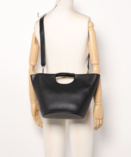 Te chichi（テチチ）の「繰り手ハンドルボートバッグ（ショルダーバッグ・レディース・ブラック/ベージュ・ﾌﾘ-）」の6枚目の写真