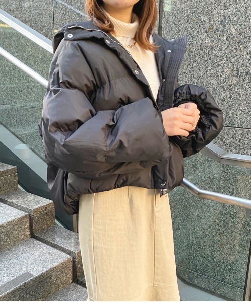 apres jour（アプレジュール）の「中わた袖ボリュームブルゾン【ZOZOTOWN限定アイテム】【9PO】（ブルゾン・レディース・ブラック/アイボリー・フリー/X-LARGE）」の4枚目の写真