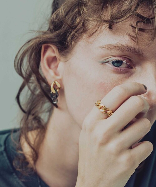 and cloud（アンドクラウド）の「Curb Chain Cutting Ring（リング・レディース・ブラック/イエローゴールド/シルバー・LL/L/S）」の3枚目の写真