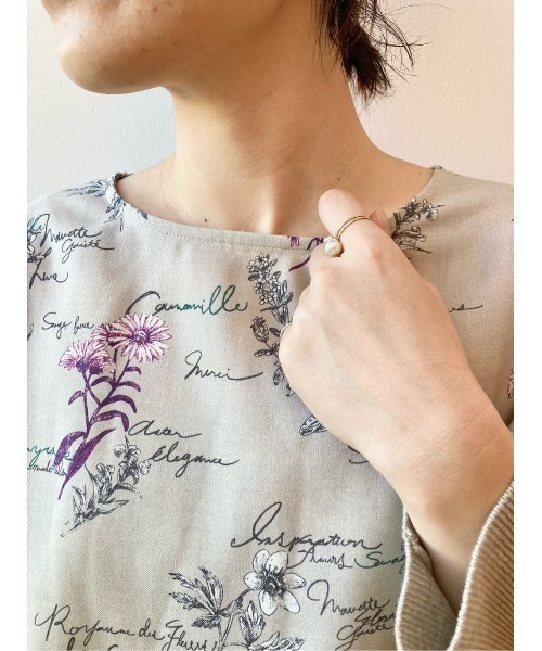 BEARDSLEY(ビアズリー)の「セットアップでもたのしめる花プリントニット(ニット/セーター・レディース・グレー/アイボリー・FREE)」の11枚目の写真