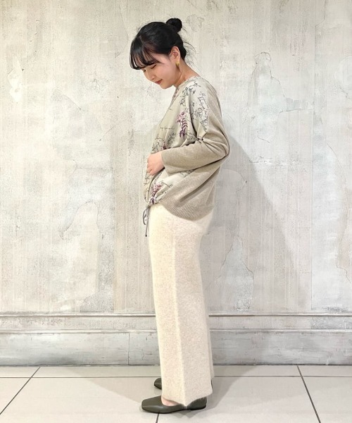 BEARDSLEY(ビアズリー)の「セットアップでもたのしめる花プリントニット(ニット/セーター・レディース・グレー/アイボリー・FREE)」の16枚目の写真