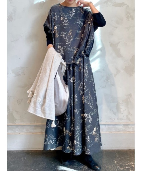 BEARDSLEY(ビアズリー)の「セットアップでもたのしめる花プリントニット(ニット/セーター・レディース・グレー/アイボリー・FREE)」の6枚目の写真